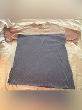 Tres Bien Short Sleeve Ribbed Colorblock Tee in Blue, Cream & Pink